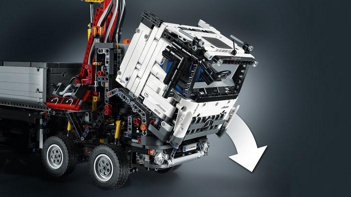 Actual product image LEGO Mercedes-Benz Arocs 3245 (42043, LEGO Technic)