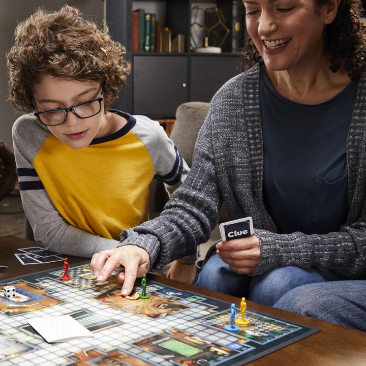 Produktbild Hasbro Gaming Cluedo Brettspiel, neu gestaltetes Cluedo für 2–6 Spieler, Detektivspiel, Familienspiel für Kinder u (Italienisch)