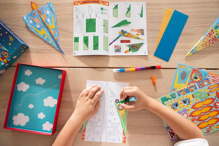 Actual product image Artista Paper aeroplane craft/painting set