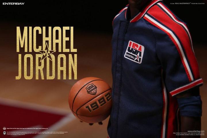 Immagine prodotto Enterbay Statuetta NBA Collection Real Masterpiece 1/6 Michael Jordan Barcelona '92 Edizione Limitata 30 cm