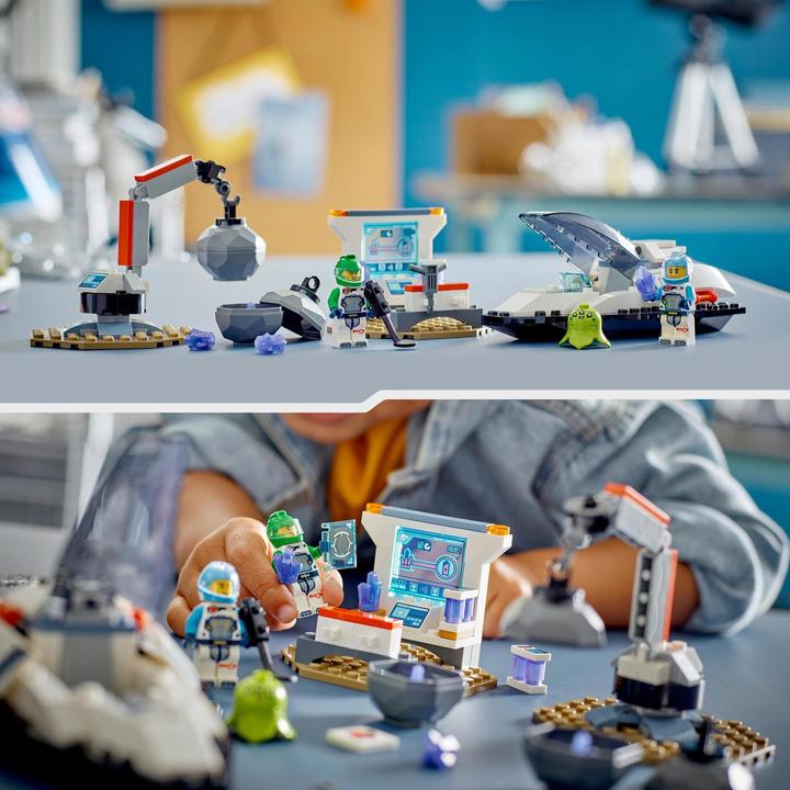 Actual product image LEGO Recovery of an asteroid in space (60429, LEGO City)