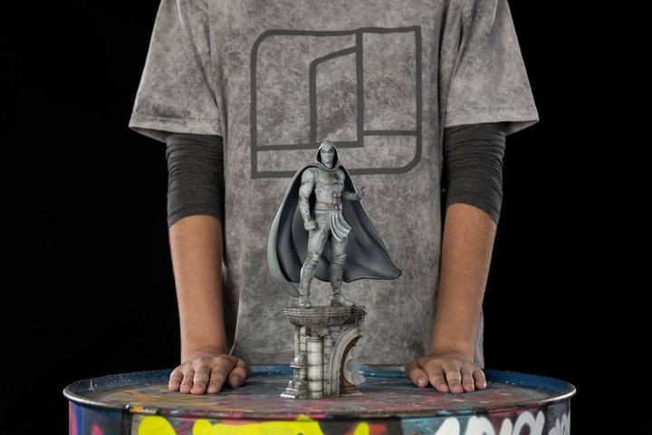 Actual product image Iron Studios ST Marvel Disney+ Moon Knight 30cm RESINA