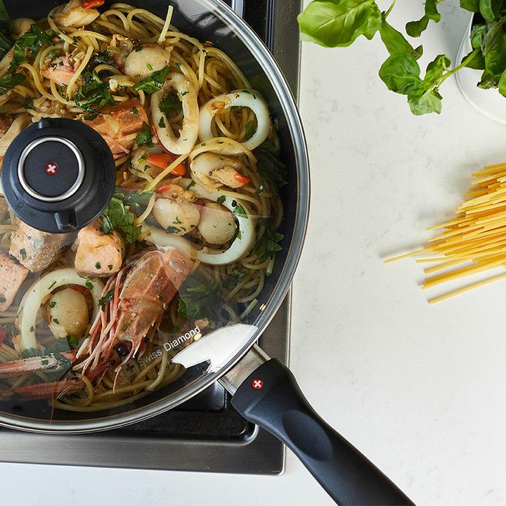 Actual product image Swiss Diamond XDClassic (28 cm, Frying pan, Cast aluminium)
