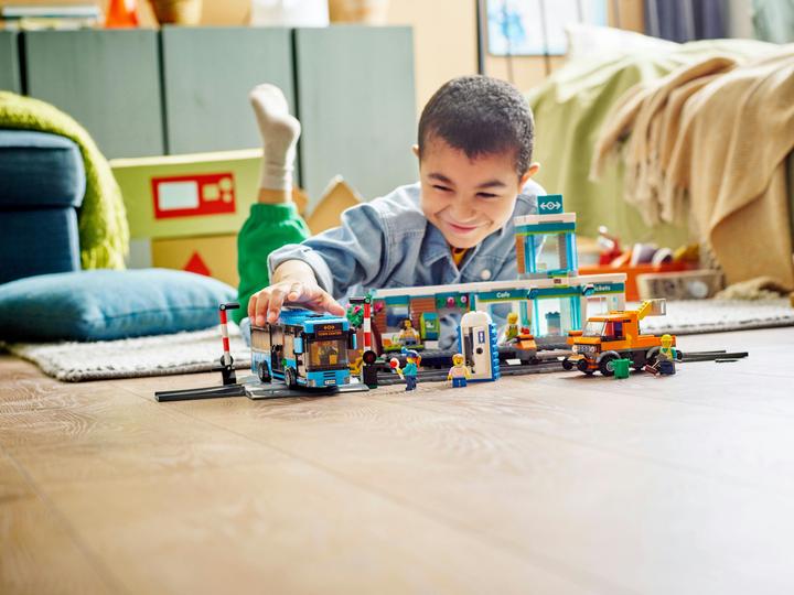 Actual product image LEGO Station (60335, LEGO City)
