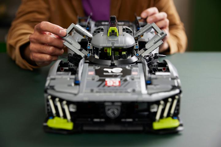 Image du produit LEGO Peugeot 9X8 24H Le Mans Hybrid Hypercar (42156, LEGO Technic)