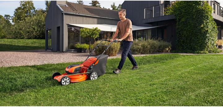 Immagine prodotto Husqvarna LC 142iS (Batteria ricaricabile)