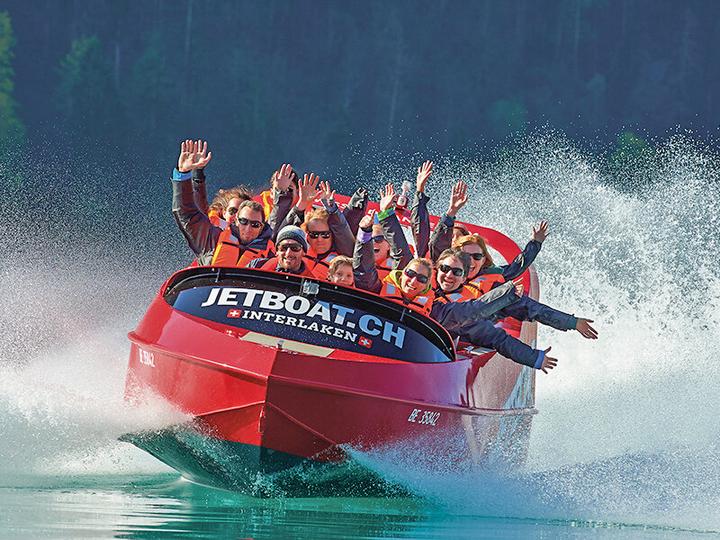 Produktbild Smartbox Outdoor-Spass in Interlaken: Familien-Jetboot-Tour mit Einweisung (4 Pers.)