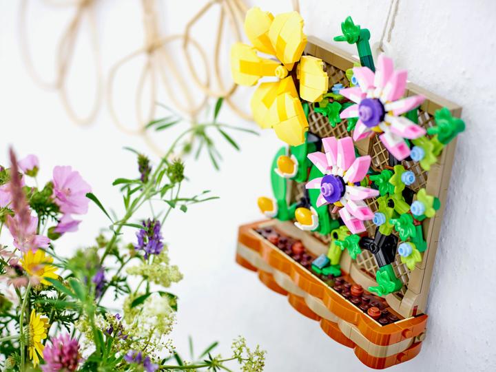 Produktbild LEGO Blumenrankgitter (40683)