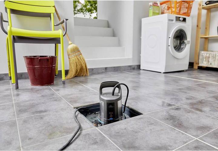 Produktbild Gardena Klarwasser Tauchpumpe 17000 aquasensor (Klarwasserpumpe)