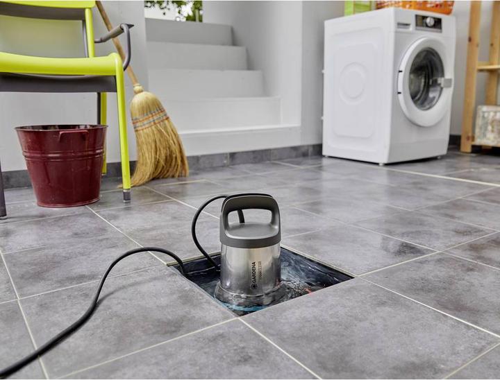 Produktbild Gardena Klarwasser Tauchpumpe 17000 aquasensor (Klarwasserpumpe)