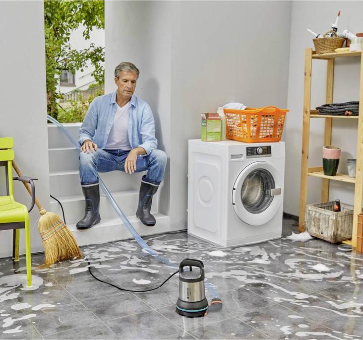 Produktbild Gardena Klarwasser Tauchpumpe 17000 aquasensor (Klarwasserpumpe)