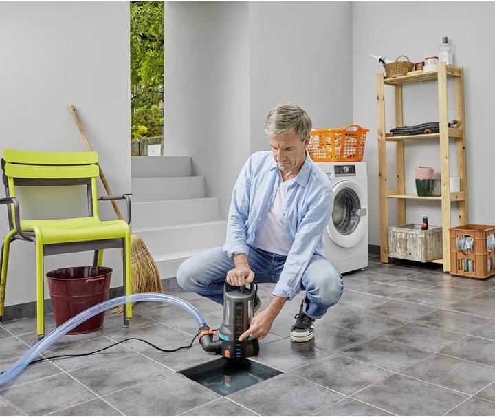 Produktbild Gardena Klarwasser Tauchpumpe 17000 aquasensor (Klarwasserpumpe)