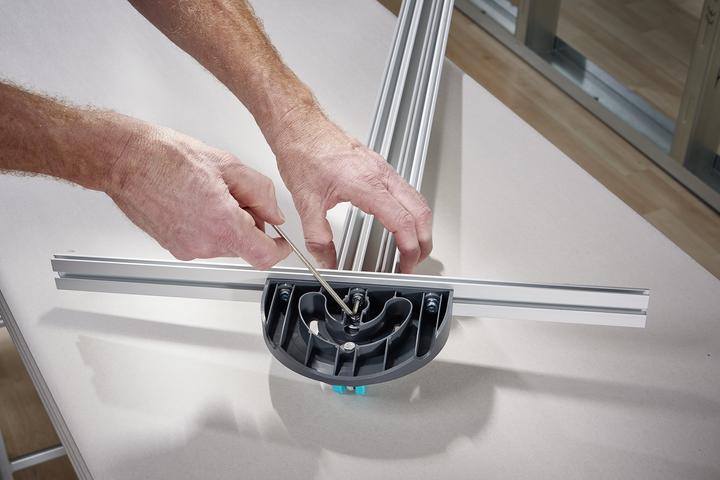 Produktbild wolfcraft T-Schiene mit Parallelschneider