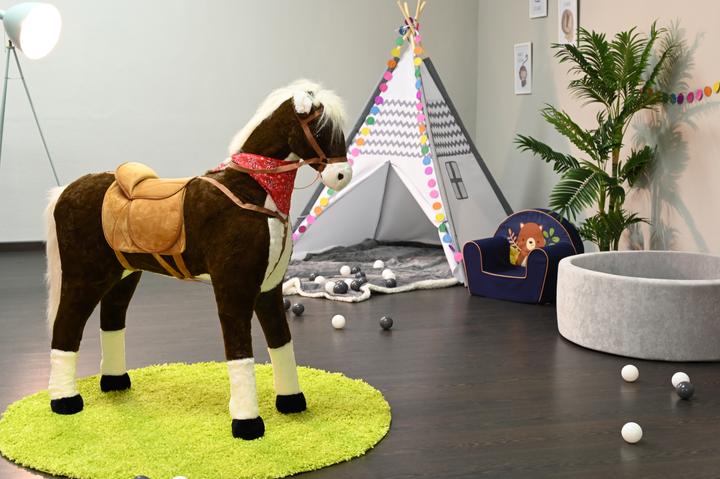 Produktbild Knorrtoys Stehpferd XXL "Winnie"