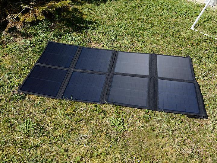 Produktbild Revolt Mobiles, faltbares Solarpanel, 100 Watt & Solar-Laderegler 30 A (100 W)