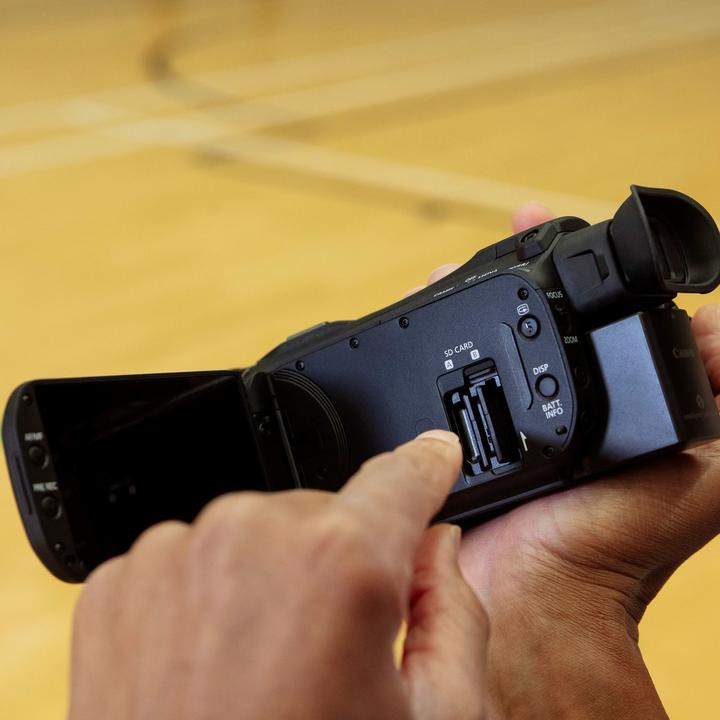 Produktbild Canon Legria HF G70 (21.14 Mpx, 25p, 20 x)