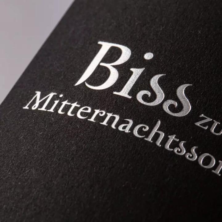 Produktbild Biss zur Mitternachtssonne (Bella und Edward 5) (Deutsch, Annette von der Weppen, Henning Ahrens, Stephenie Meyer, Sylke Hachmeister, 2020)