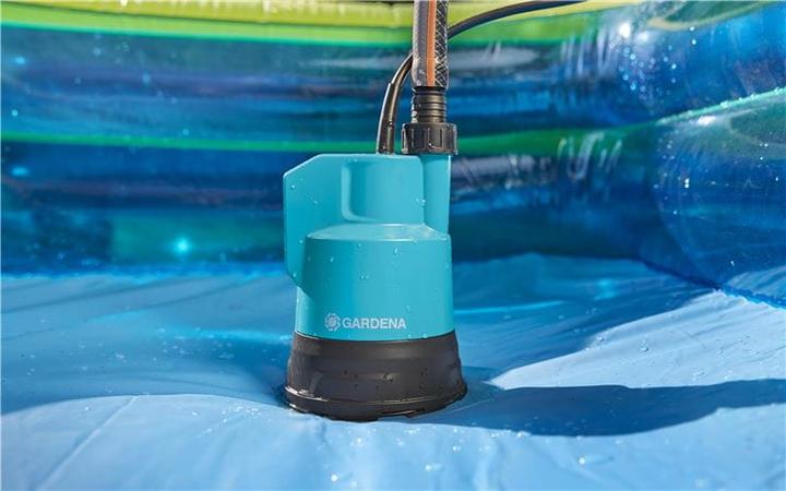 Produktbild Gardena Akku-Regenfasspumpe (Regenfasspumpe)