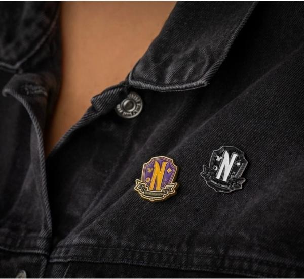 Image du produit Cinereplicas Wednesday pack 2 pin's Nevermore Academy