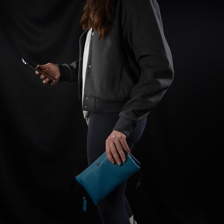 Produktbild Braun Büffel Capri Umhängetasche RFID Schutz Leder 23 cm