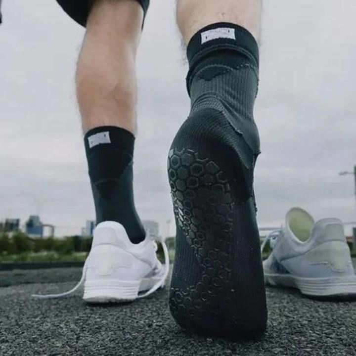 Actual product image NovoSoxx Fussballstulpen und Socken Grösse 42-47 Schwarz Set Tubxx und GripSoxx (42 - 47)