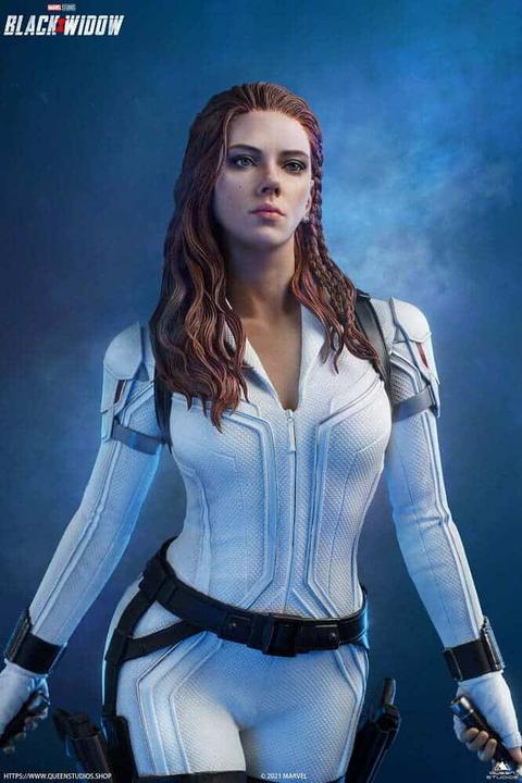 Produktbild Queen Studios Black Widow “Black Widow – Snow Suit Edition” 1/4 Statue