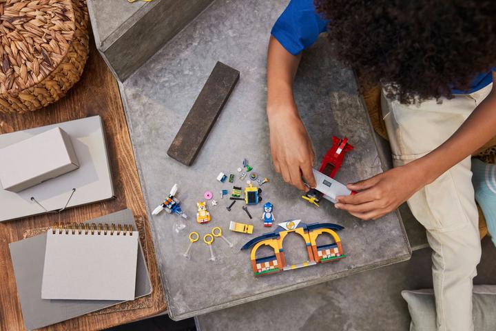 Immagine prodotto LEGO L'aereo tornado di Tails con officina (76991, LEGO Sonic)