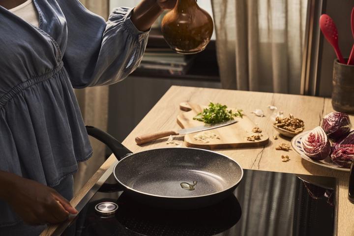 Actual product image Ballarini Bologna Ceramic frying pan 24cm (Frying pan, Aluminium)