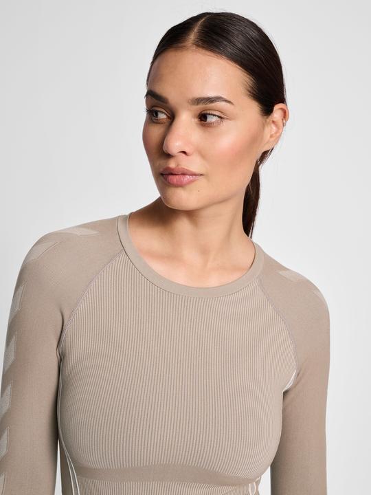 Actual product image hummel Te Christel Seamless T-Shirt L/S (S)