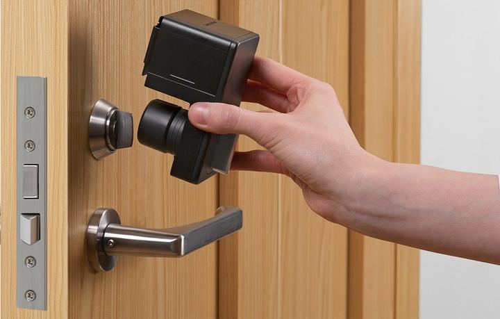 Actual product image SwitchBot SMART HOME LOCK/W1601700 (Smartphone)