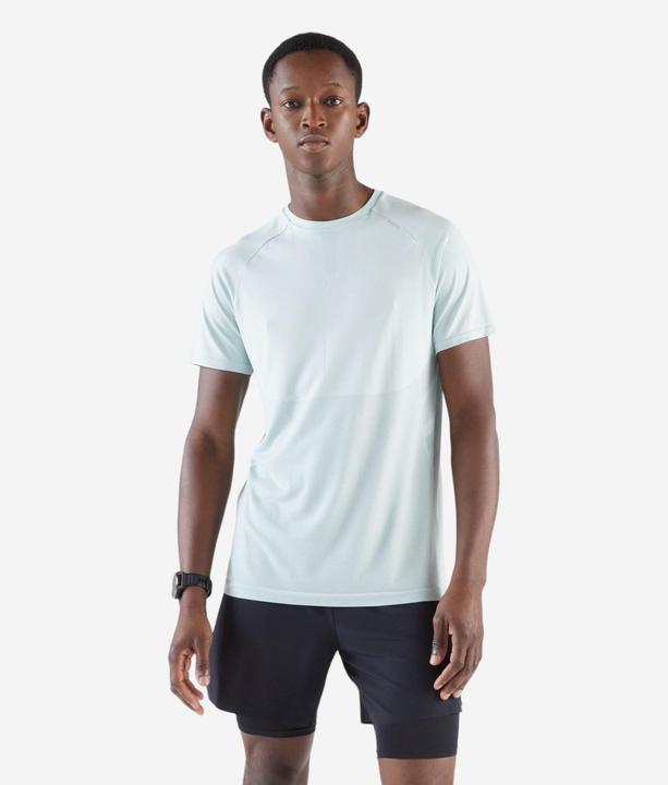 Kiprun Laufshirt kurzarm Herren nahtlos - Run 500 Comfort grün