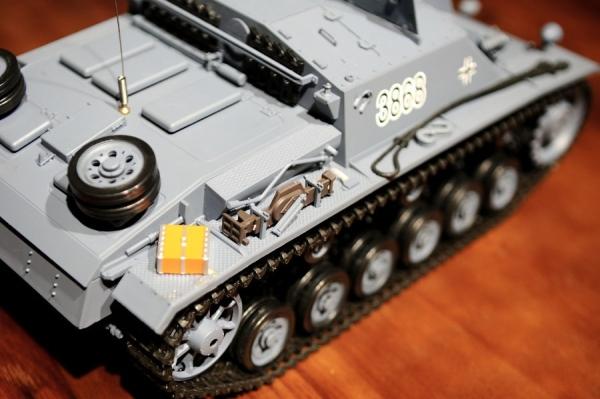 Actual product image Es-toys RC Tank "Assault Gun III" - Stug 3 Heng Long 1:16 Grey, Smoke&Sound, Metal Gearbox And 2.4Ghz (RTR Ready-to-Run)