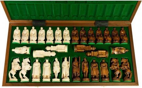 Actual product image Holzecke Luxury wooden chess set "Knight