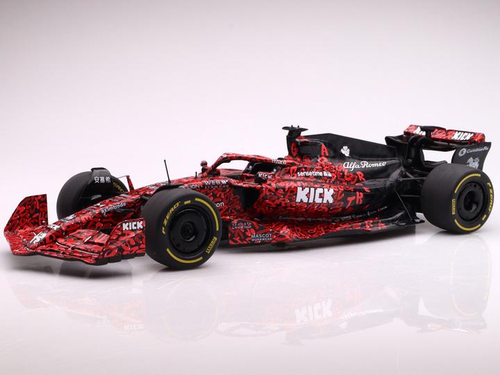 Produktbild Solido 1:18 Alfa Romeo F1 Team X schwarz