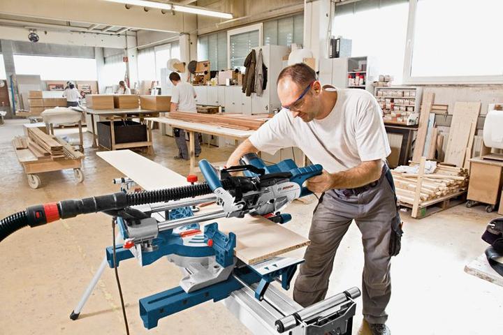 Image du produit Bosch Professional Scie à panneaux GCM 8 SJL, avec lame de scie circulaire 216 x 30 mm