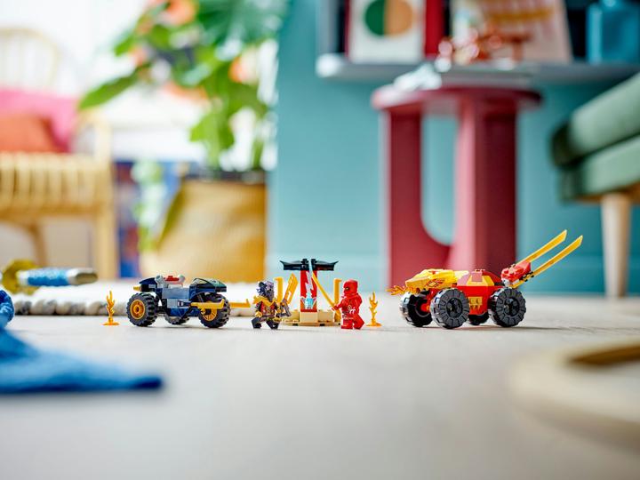 Image du produit LEGO Poursuite avec le bolide de Kai et la moto de Ras (71789, LEGO Ninjago)