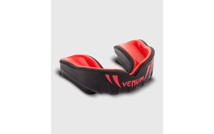Actual product image Venum Challenger Kids Mouthguard Black/Red (One size)