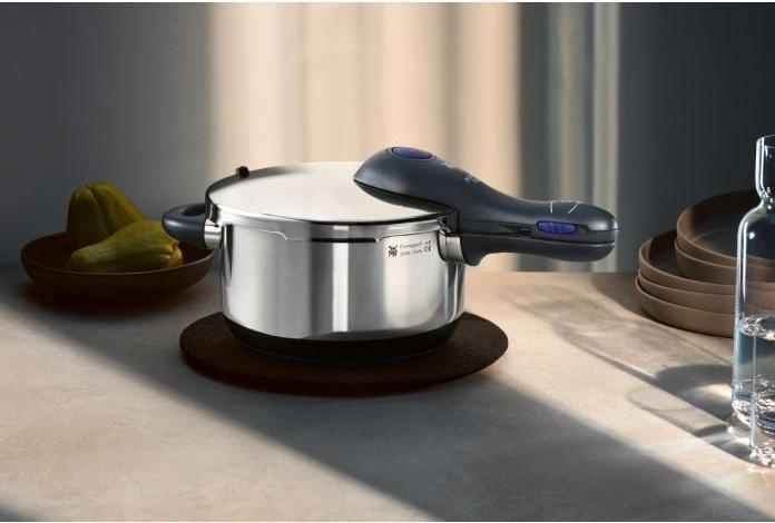 Produktbild WMF Schnellkochtopf 3tlg 6,5+3l grosses Kochsignal Perfect Plus Induktion (22 cm, Pfannenset + Topfset, Edelstahl)