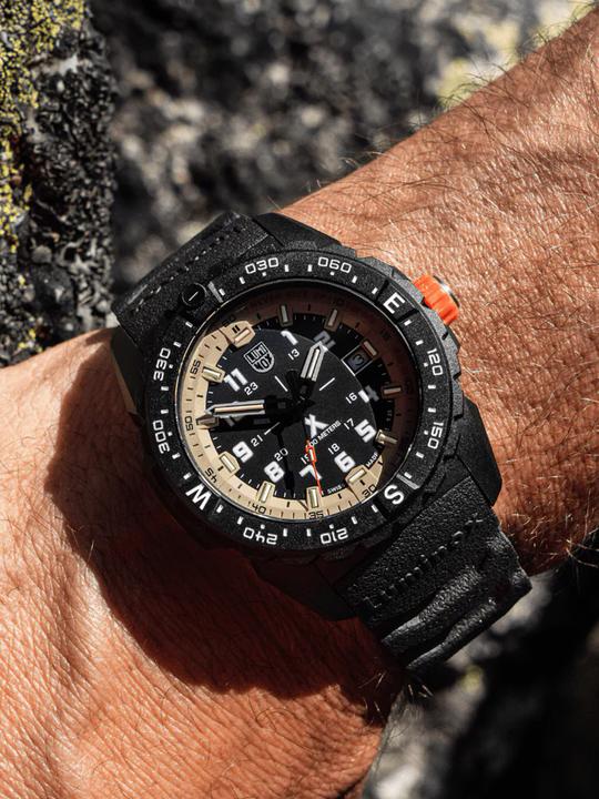 Actual product image Luminox Bear Grylls Survival 3730 Land Series (Diving watch, 43 mm)
