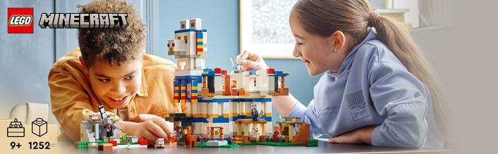 Actual product image LEGO The llama village (21188, LEGO Minecraft)