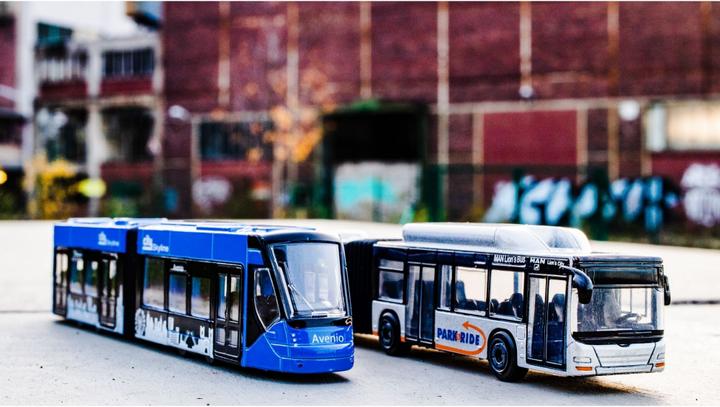 Image du produit Majorette Man City Bus et Siemens Avenio Tram