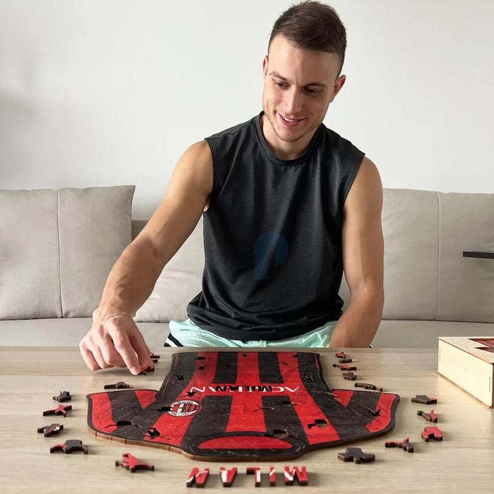 Immagine prodotto Iconic AC Milan - Maglia - Puzzle in Legno Taglia S (150 Pezzi) (150 pezzi)