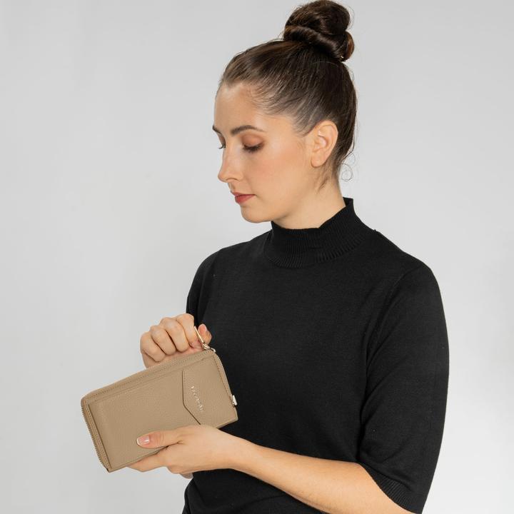 Actual product image Lazarotti Bologna Leather Handytasche Leder 11 cm