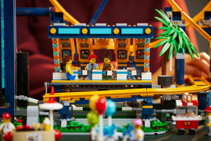 Actual product image LEGO Looping roller coaster (10303, LEGO Icons, LEGO Rare Sets)