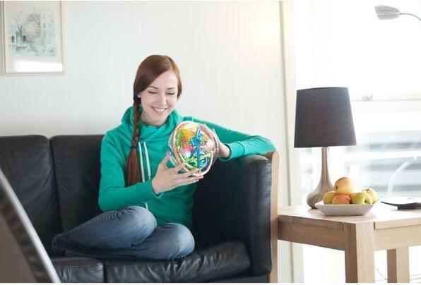 Actual product image Brainstorm Labyrinth Ball large (German, French, English, Italian)