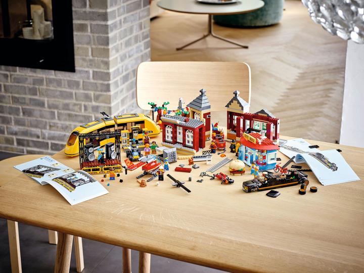 Immagine prodotto LEGO Piazza della città (60271, LEGO City)