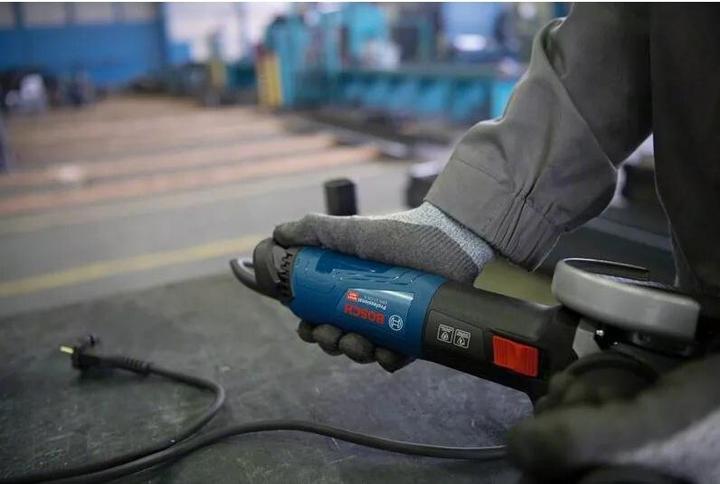 Actual product image Bosch Professional Angle grinder GWS 17-125 (125 mm)