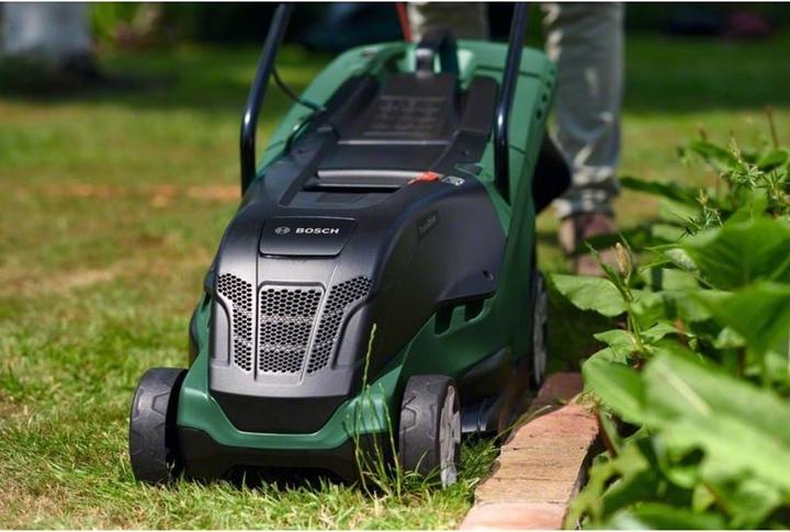Immagine prodotto Bosch Home & Garden Rasaerba UniversalRotak 450, 1300 W, altezza di taglio 25-70 mm, larghezza di taglio 1,5 cm. 25-70 (Corrente elettrica)