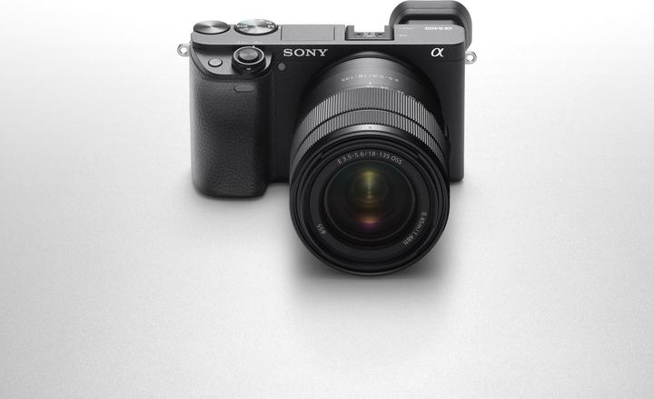 Image du produit Sony Alpha 6400 Kit (18 - 135 mm, 24.20 Mpx, APS-C / DX)