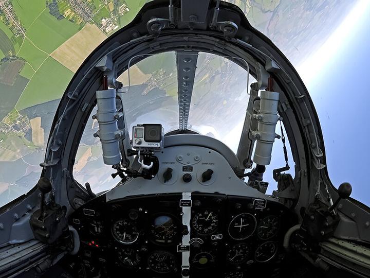 Produktbild Smartbox Pilot für 1 Tag in Tschechien: 20-minütiger Flug in einem MIG-15 Jet (1 Pers.)